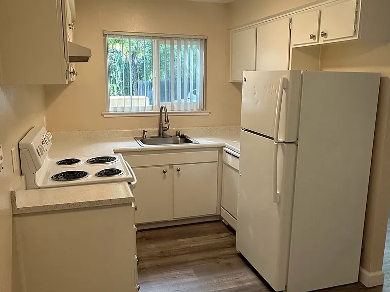 2920 Garfield Ave #H — Photo 4