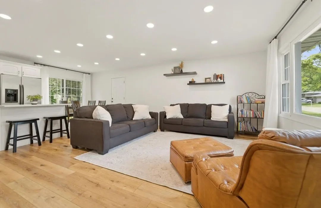 3 bed, 1682 sqft, $3,000 — Photo 2
