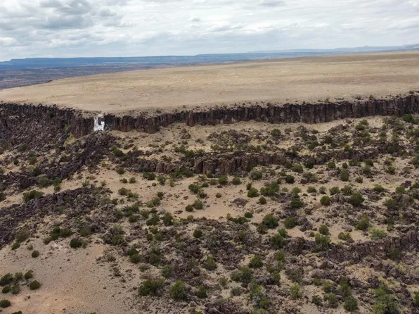 1215 Iron Ave, Grants, NM 87020