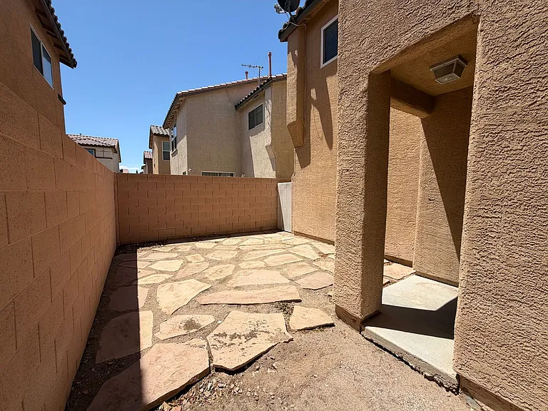 8306 Golden Amber St — Photo 15