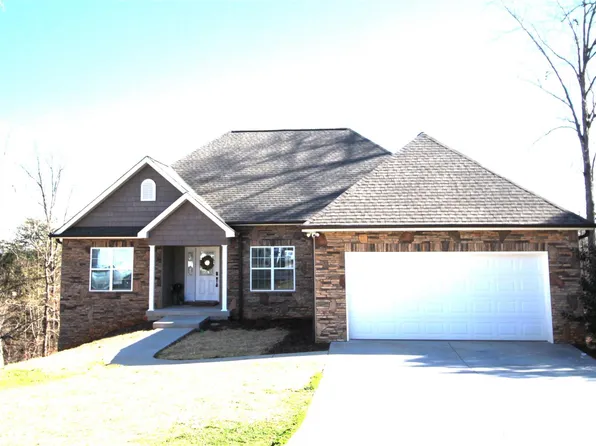 4199 Oakmont Ln, Hickory, NC 28602