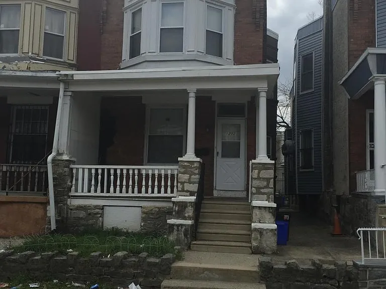 1212 S Wilton St — Photo 1