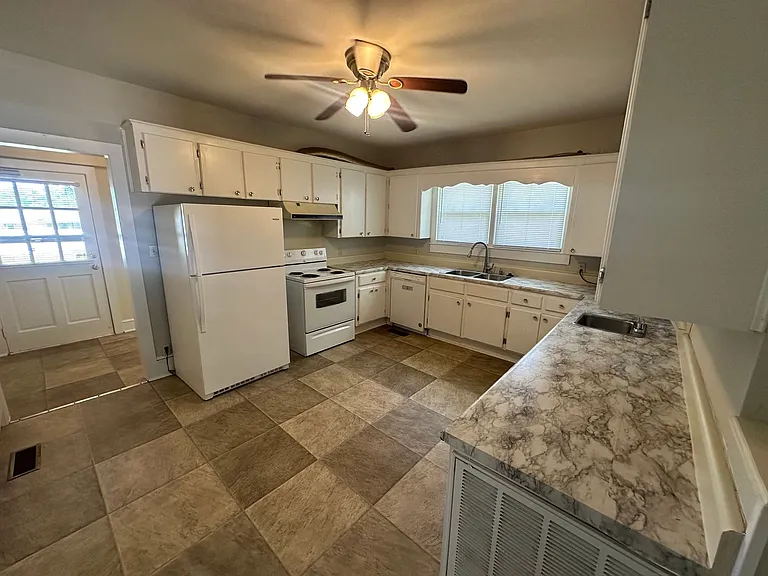 306 Chinquapin Rd — Photo 15