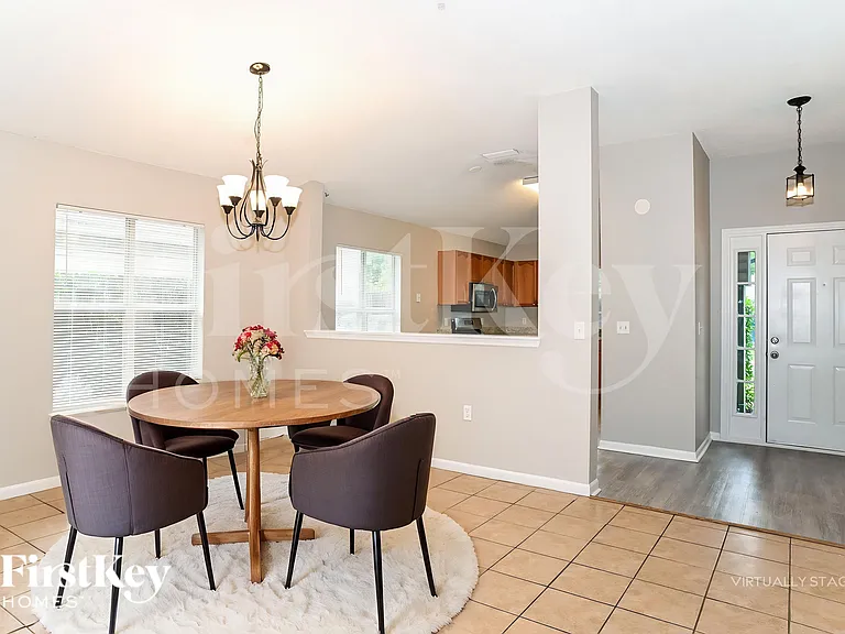 2137 Featherwood Dr W — Photo 6