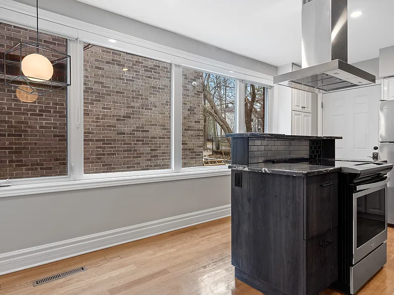 447 Green Ave — Photo 20