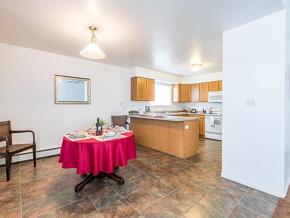 4th image of 3157 1/2 Goldeneye Ave