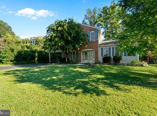 7932 Saint Dennis Dr, Springfield, VA 22153