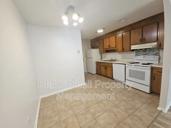 6 Clyde St, Pensacola, FL 32503