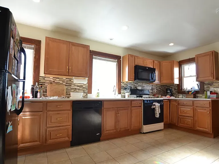 16 Lyne Rd #2B — Photo 1