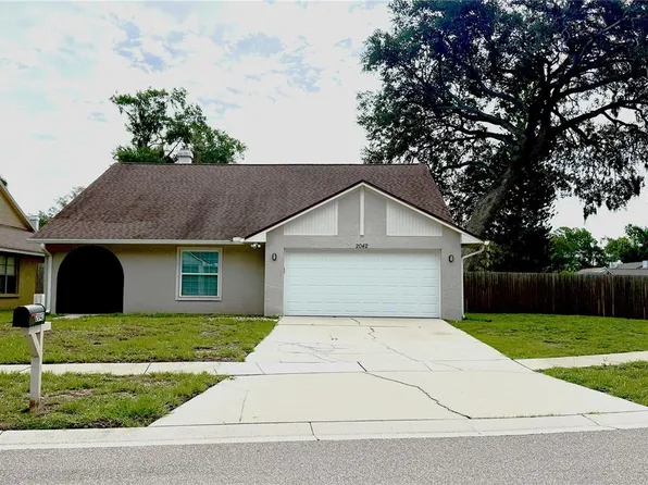 2042 Shadow Pine Dr, Brandon, FL 33511