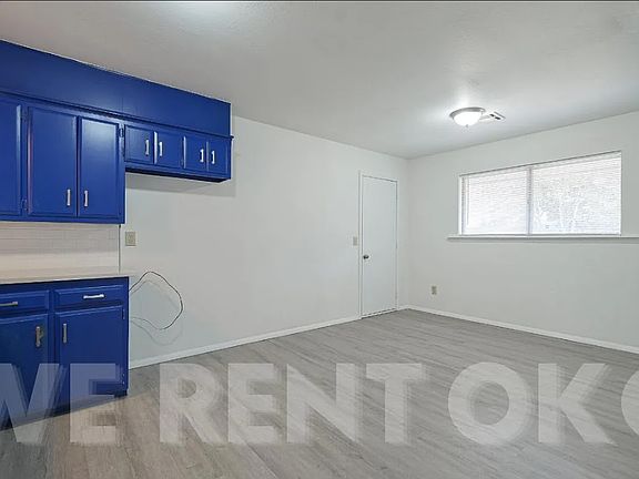 5th image of 3611 Woodvale Dr