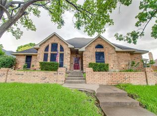 1313 Covington Dr, Desoto, TX 75115