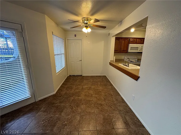 701 Capri Dr #13B — Photo 5