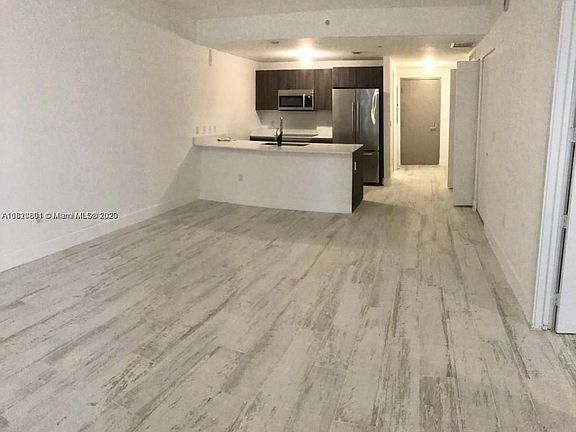3rd image of 488 NE 18th St Unit 2407