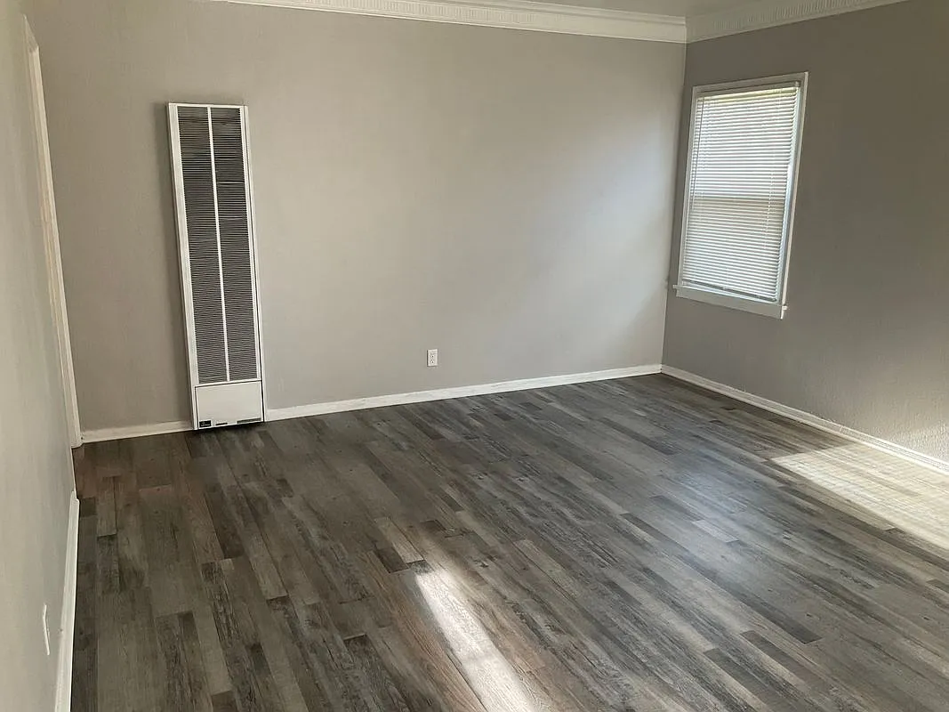 1 bed, 1.0 bath, 900 sqft, $2,200 — Photo 2