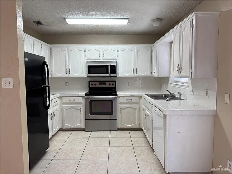 716 Swallow Ave W #B — Photo 6