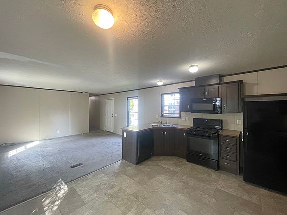 2nd image of 87 E Manor St