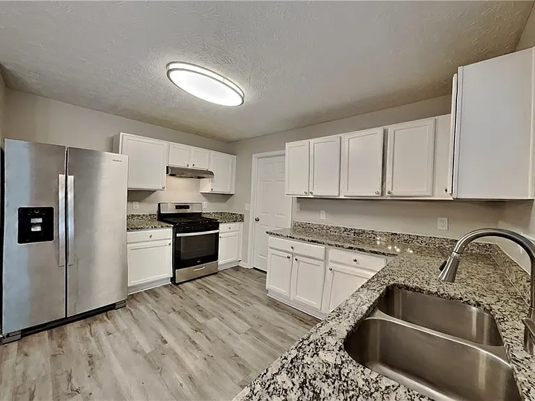 4557 Darrowby Dr — Photo 6