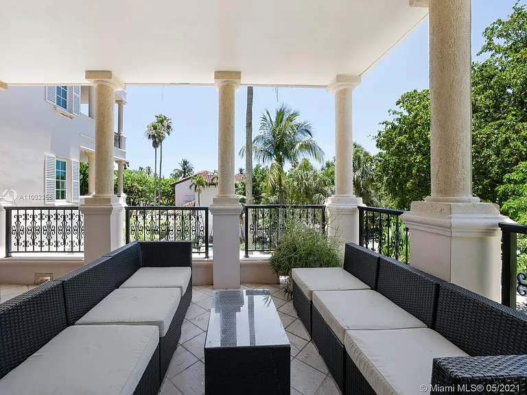 19126 Fisher Island Dr #19126 — Photo 31