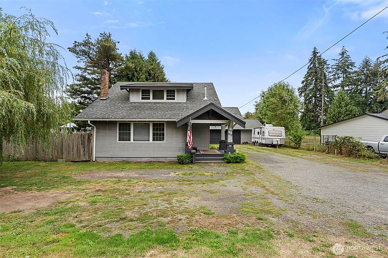 2nd image of 612 E Summa Street