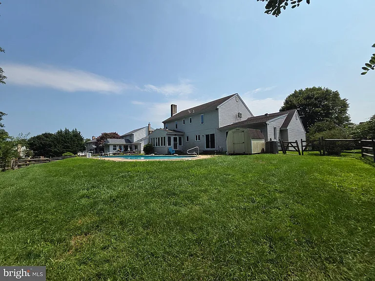 212 Fairhill Dr — Photo 26