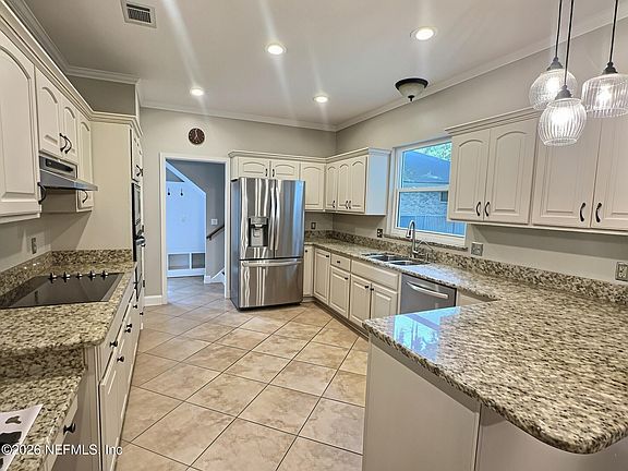 3rd image of 1816 SPICEBERRY Circle W