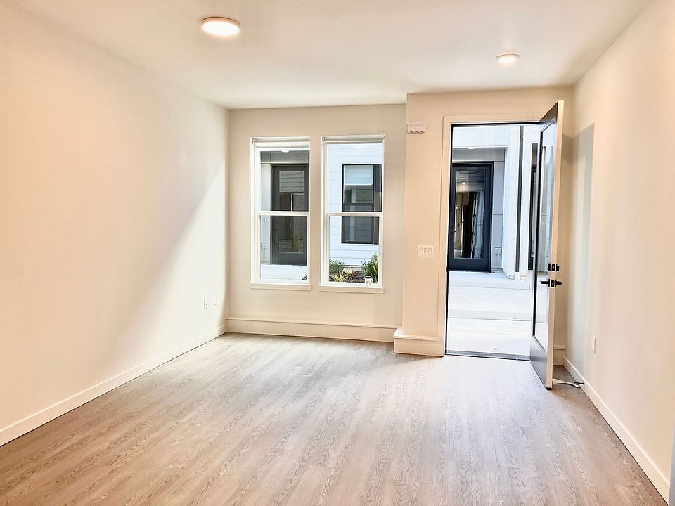 1st image of 7562 N Emerald Ave #7573