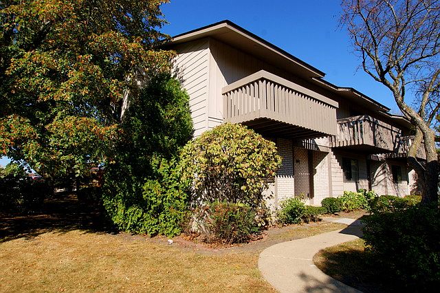 1st image of 820 Hughes Pl