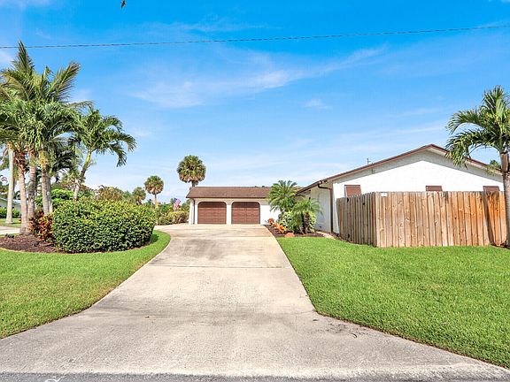 2nd image of 3739 Lighthouse Drive