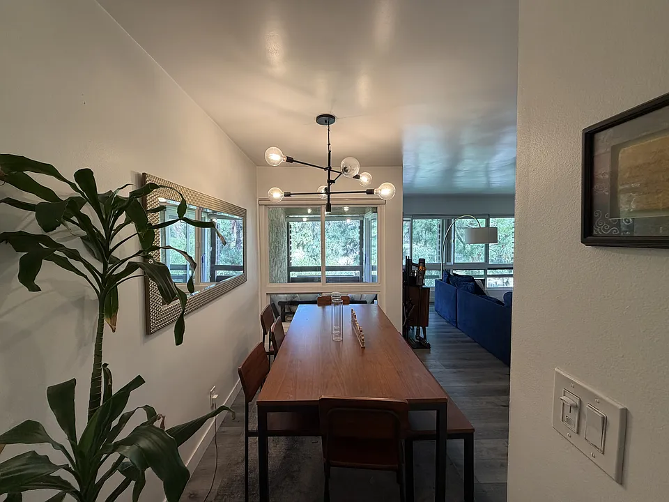 6250 Buckingham Pkwy #201