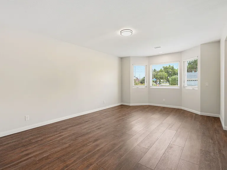324 E Crystal Ave — Photo 13