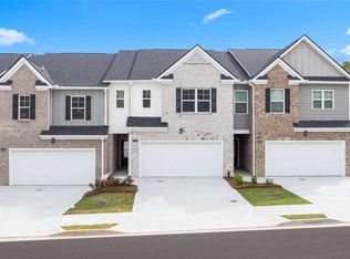 225 Silvermoon Dr, Loganville, GA 30052