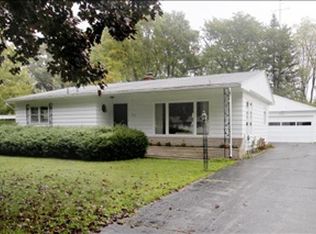 517 N Douglas Ave, Three Rivers, MI 49093