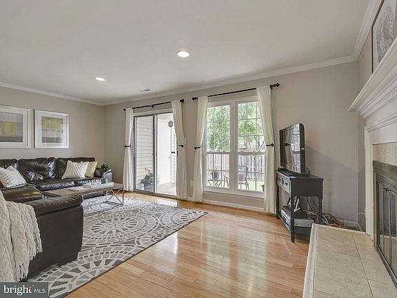 3rd image of 8450 Diablo Ct