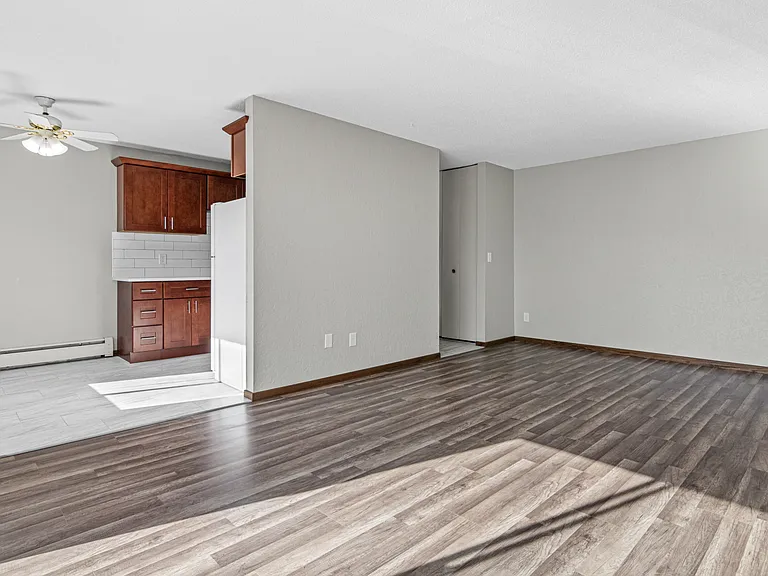 2210 Eldridge Ave E #105 — Photo 7