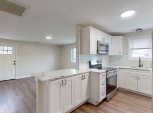 571 Center St APT 3, Wallingford, CT 06492