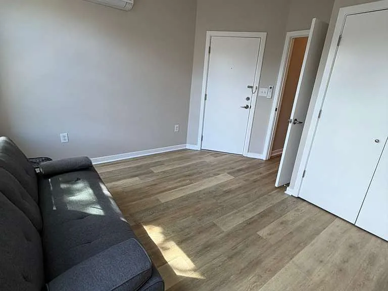 304 Ege Ave #2R — Photo 7