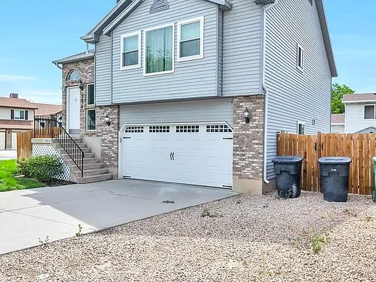 5674 S Magic Isle Ln — Photo 3