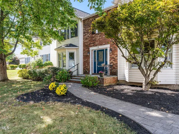 29 Dublin Court, Latham, NY 12110