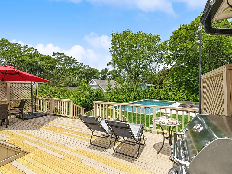 4019 Noyack Rd — Photo 16