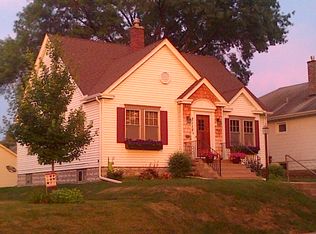 2115 N Howell St, Davenport, IA 52804