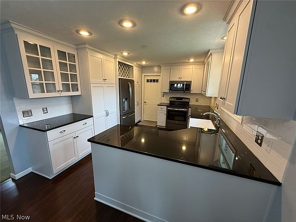 5th image of 3135 Circleview Dr NW