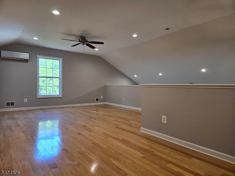 313 Winthrop Dr — Photo 13