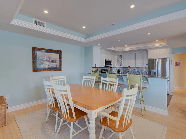 124 Bay St #R2 — Photo 15