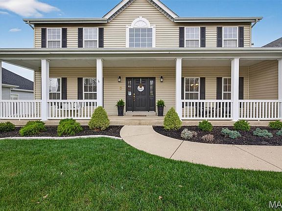 2nd image of 564 Oakwood Dr