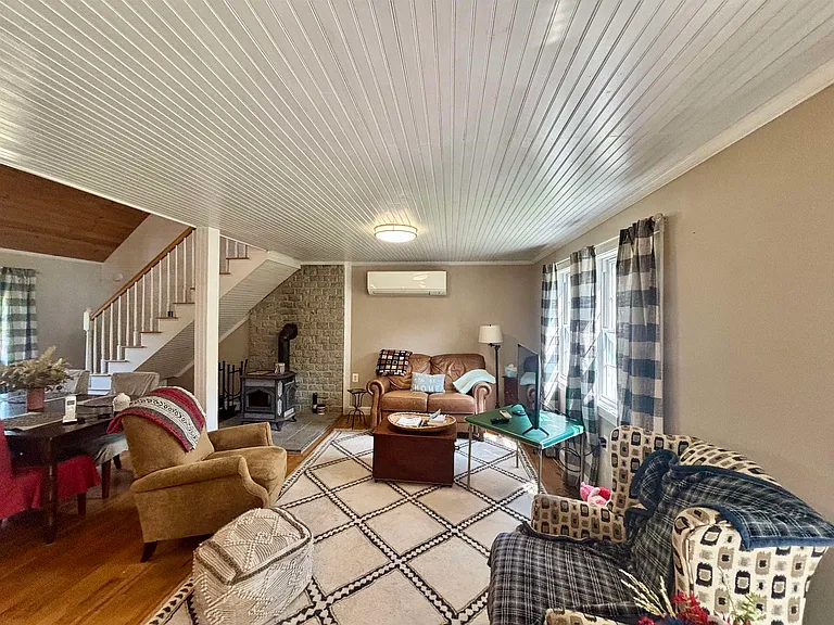 353 Forest Rd — Photo 15