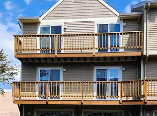 661 Silver Sands Rd APT B2, East Haven, CT 06512