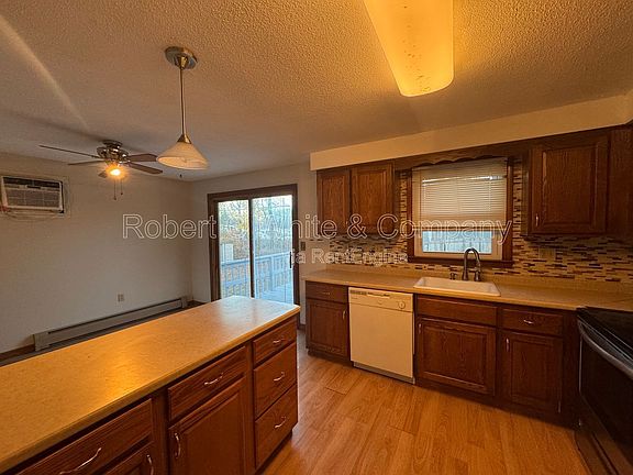 4th image of 316 Knob Hill Dr