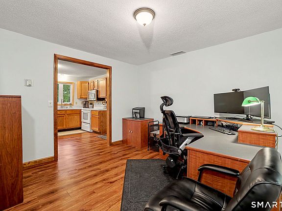 5th image of 117 Brainard Road