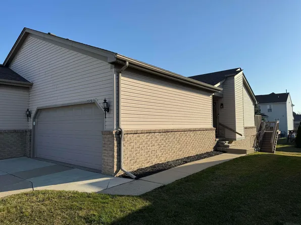 53292 Pineridge Dr, Chesterfield, MI 48051